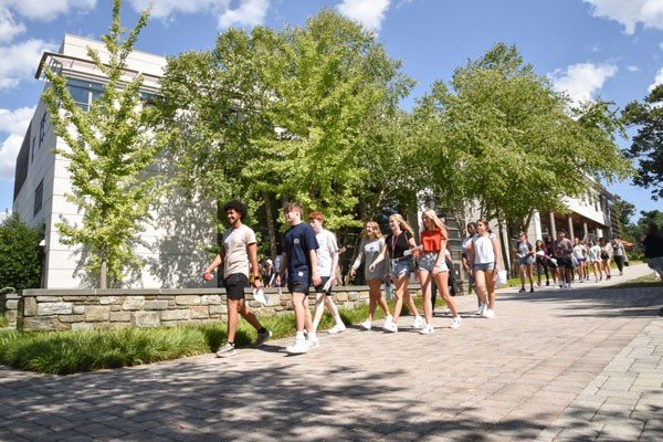 Thomas Jefferson University students walking on Center City Campus.